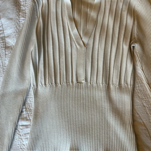 RW&CO Cream Ribbed V-Neck Sweater - Picture 3 of 4